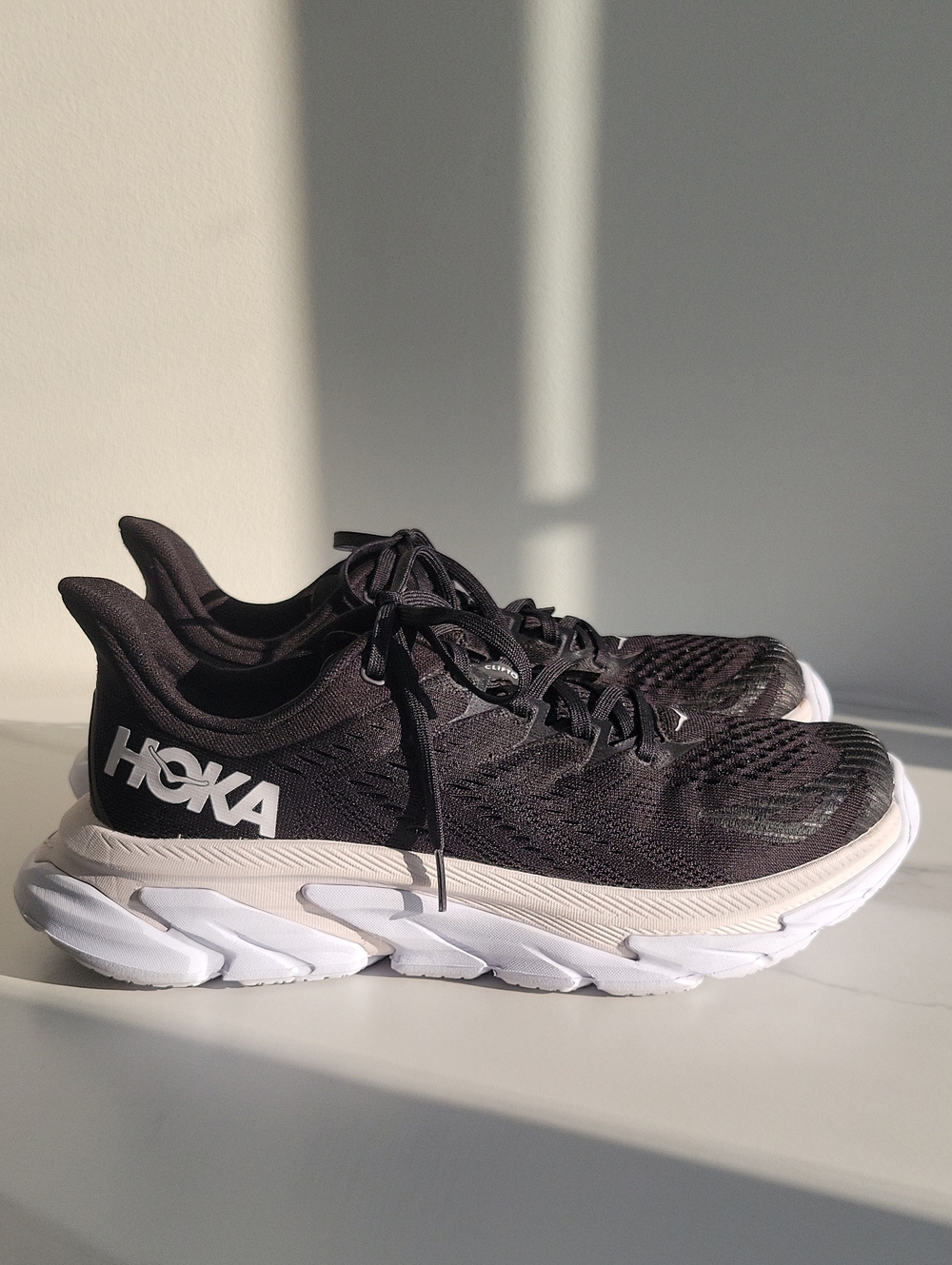 Hoka Clifton Edge Black / White Sneakers